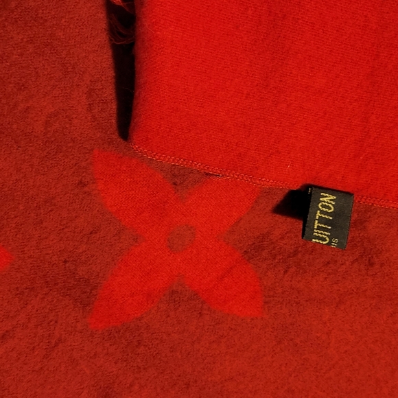 Louis Vuitton Cashmere Shawl - Picture 5 of 5